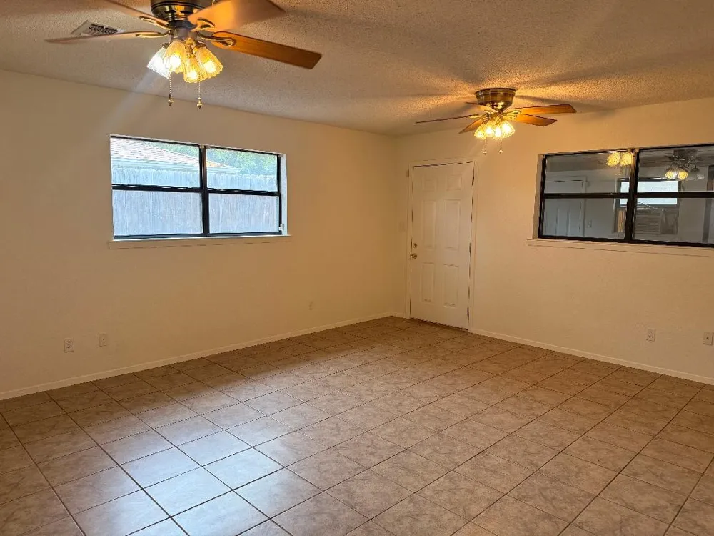 2900 SE 6th Street SE Mineral Wells, TX 76067