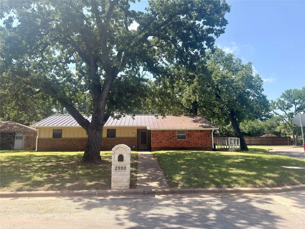 2900 SE 6th Street SE Mineral Wells, TX 76067