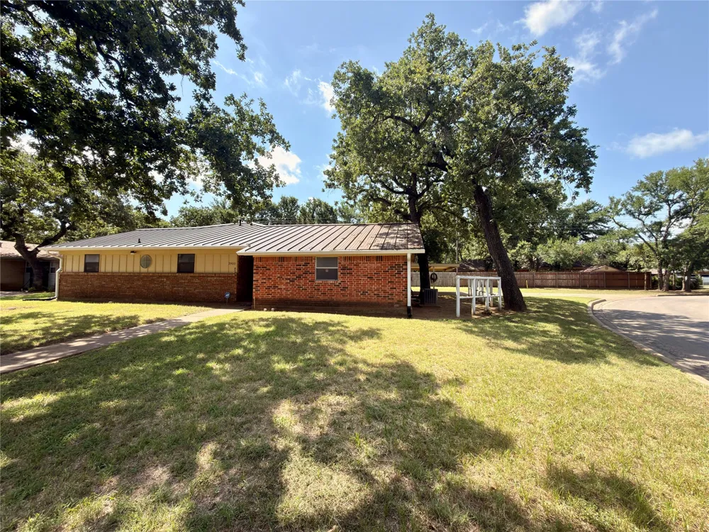 2900 SE 6th Street SE Mineral Wells, TX 76067