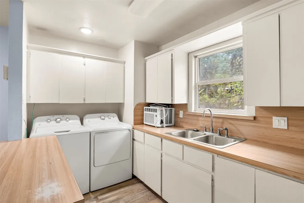 521 Hilltop Drive Tool, TX 75143