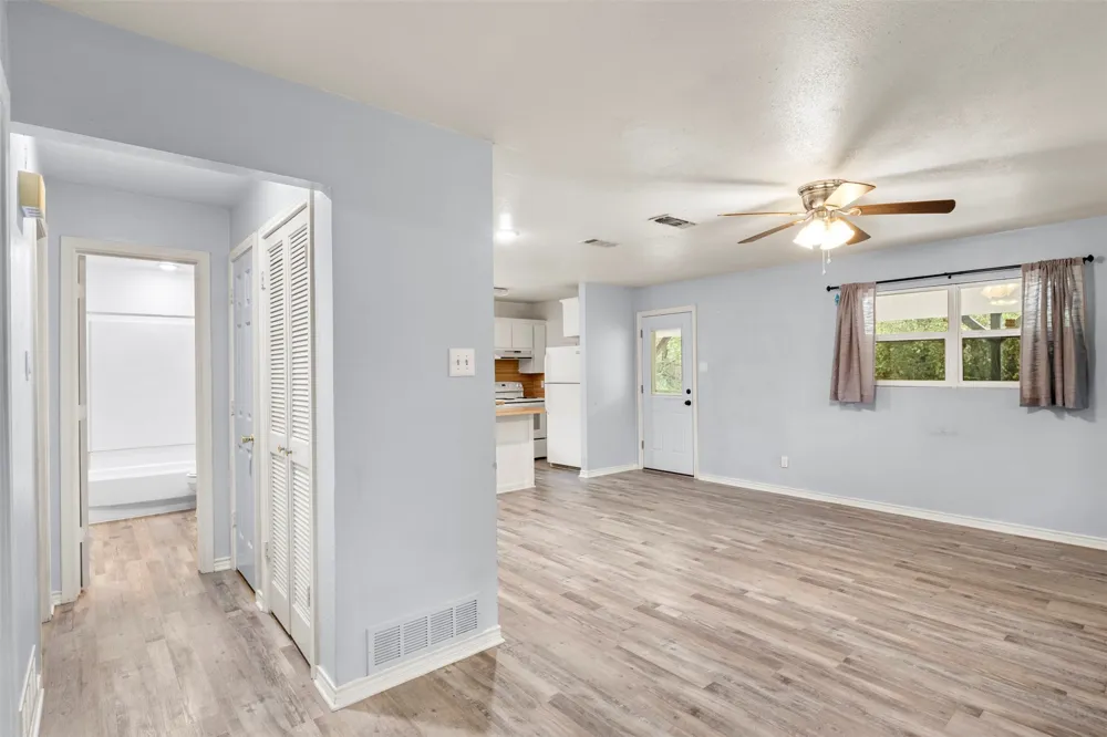 521 Hilltop Drive Tool, TX 75143