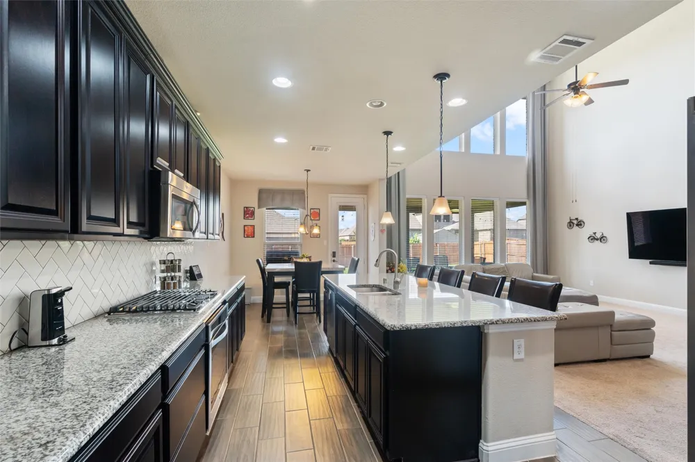 341 Vista Park Drive Sunnyvale, TX 75182