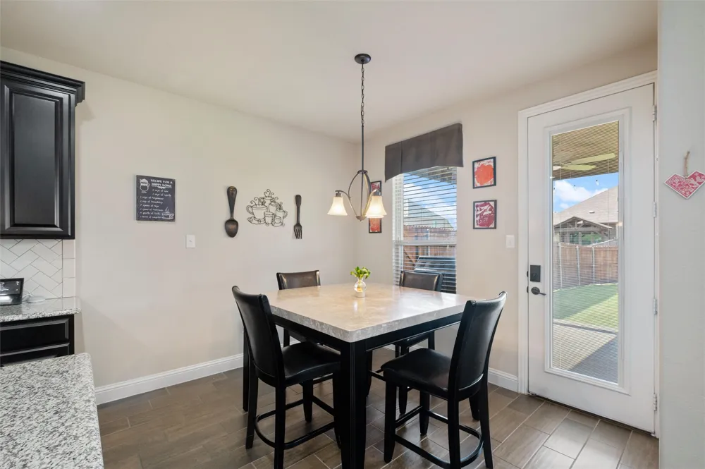 341 Vista Park Drive Sunnyvale, TX 75182