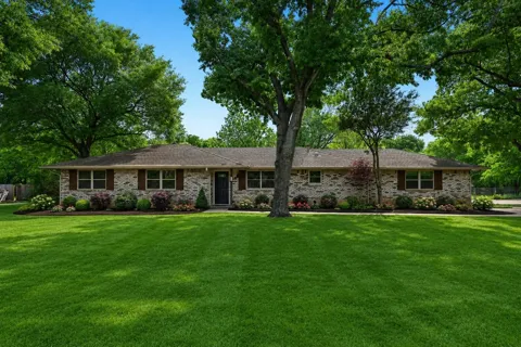305 Cockrell Hill Road