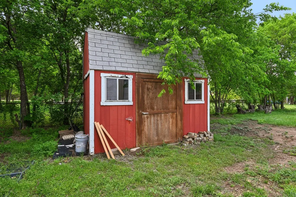 305 Cockrell Hill Road Ovilla, TX 75154
