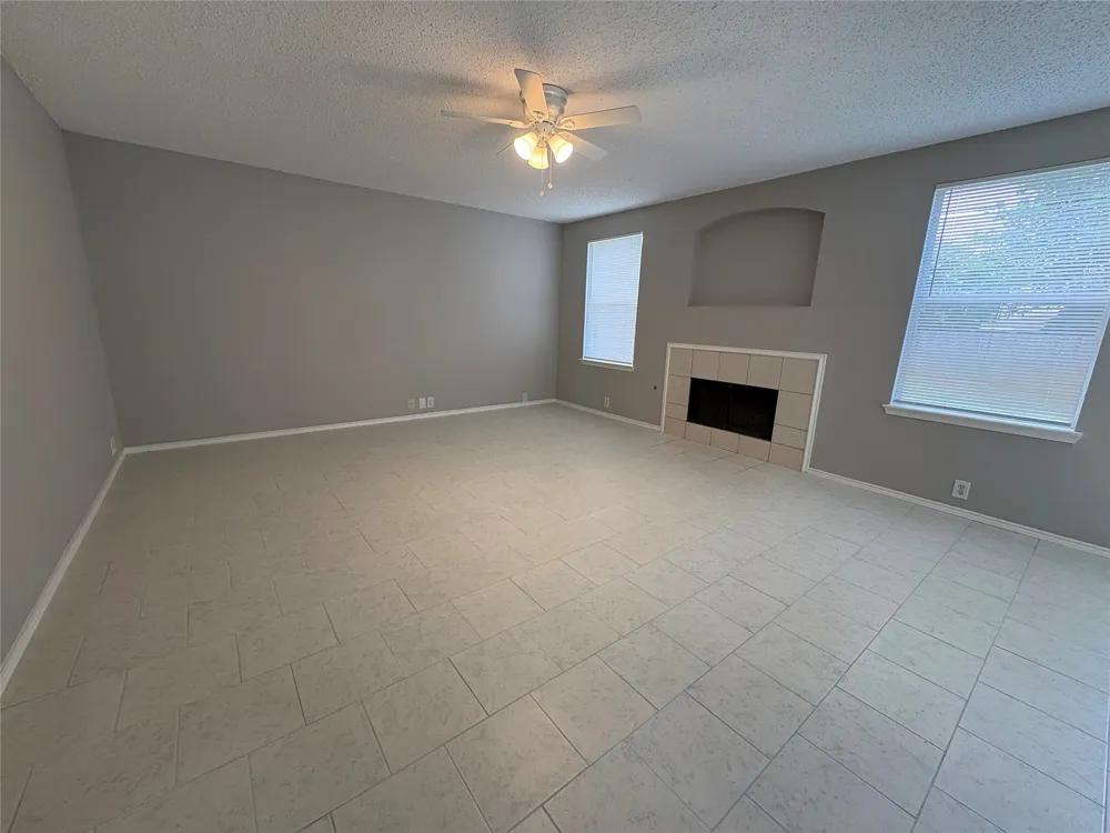 1817 Berkeley Drive Glenn Heights, TX 75154