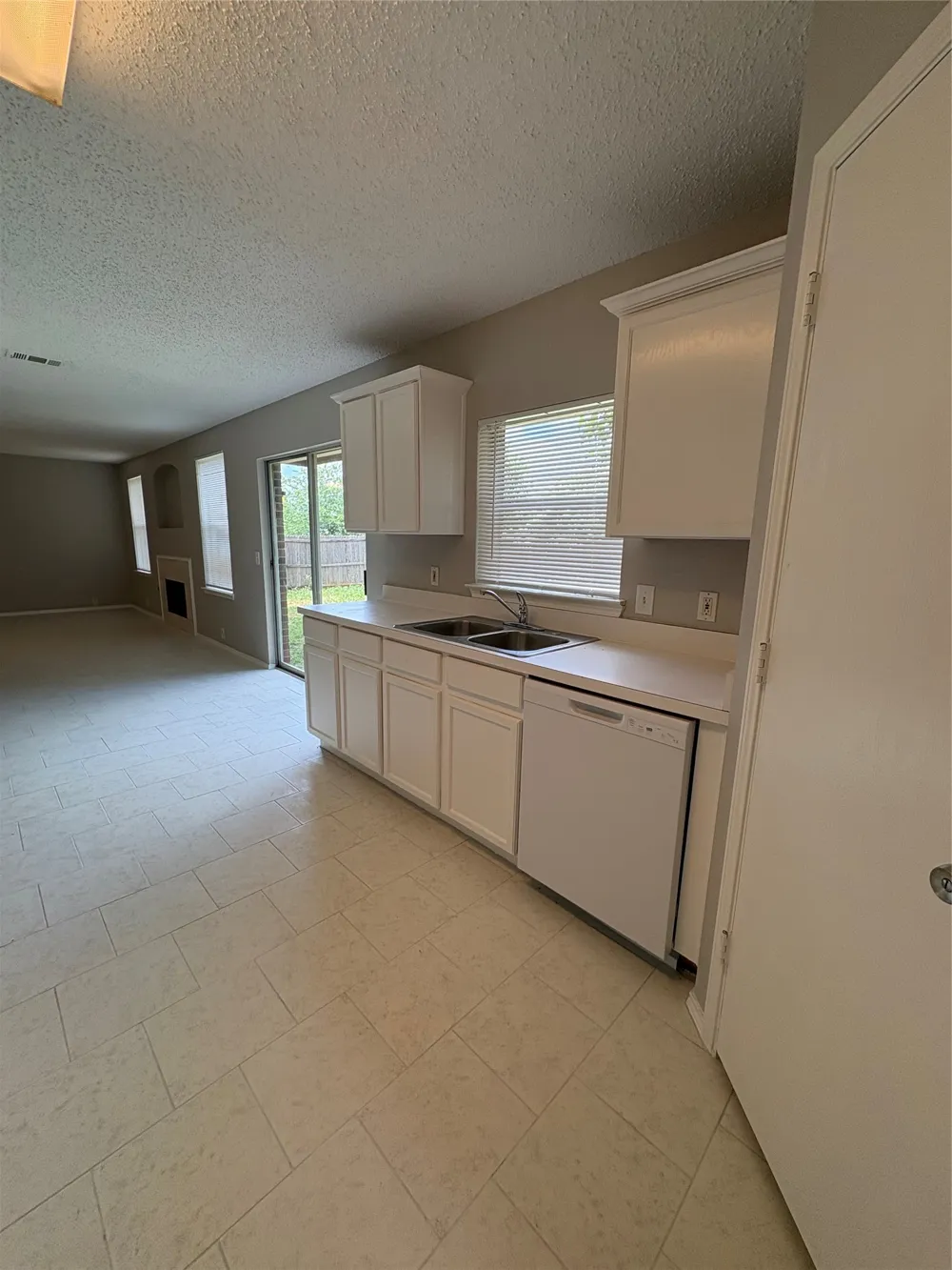 1817 Berkeley Drive Glenn Heights, TX 75154