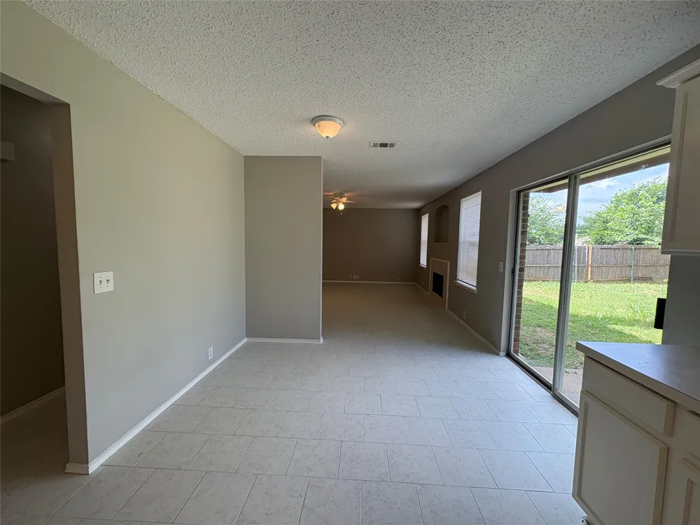 1817 Berkeley Drive Glenn Heights, TX 75154