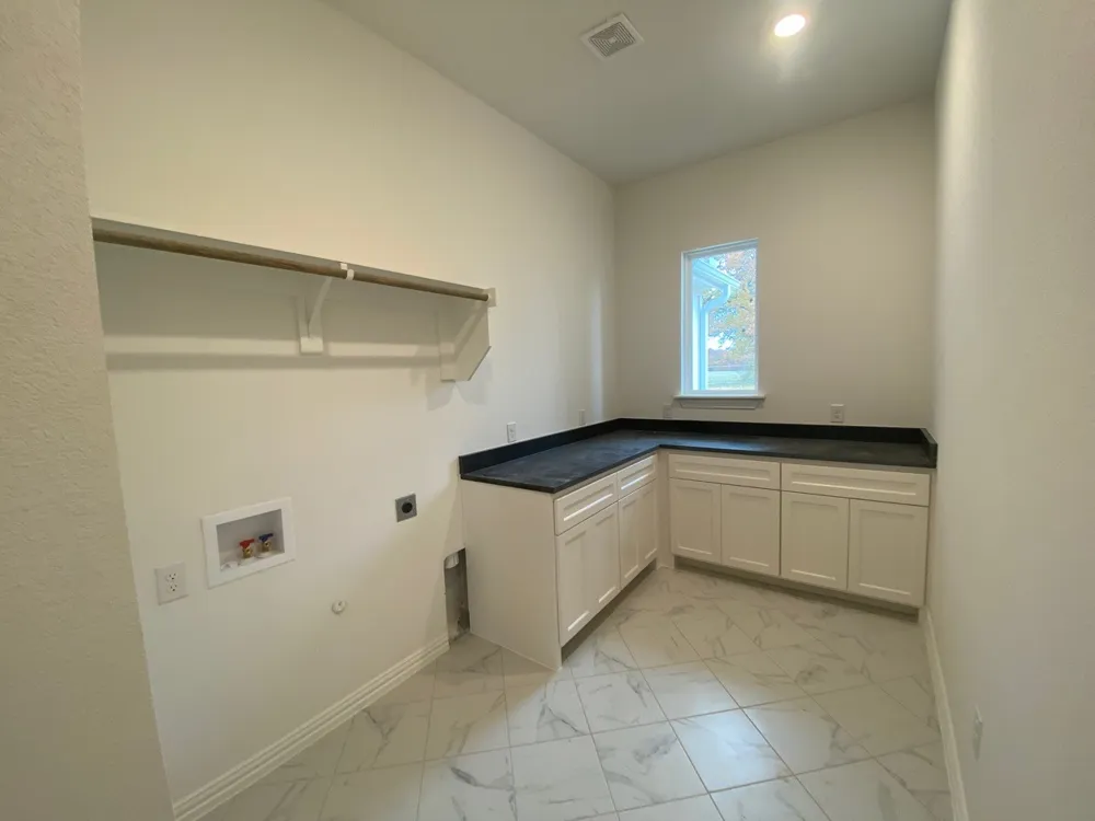 2284 Erwin Road Poolville, TX 76487