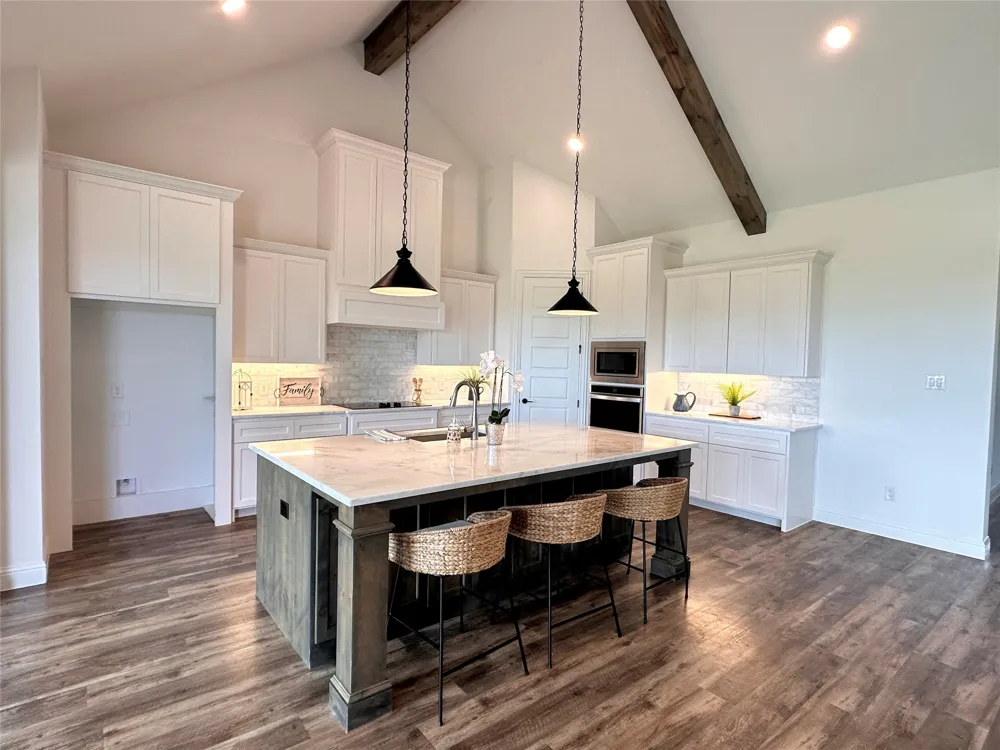 2284 Erwin Road Poolville, TX 76487