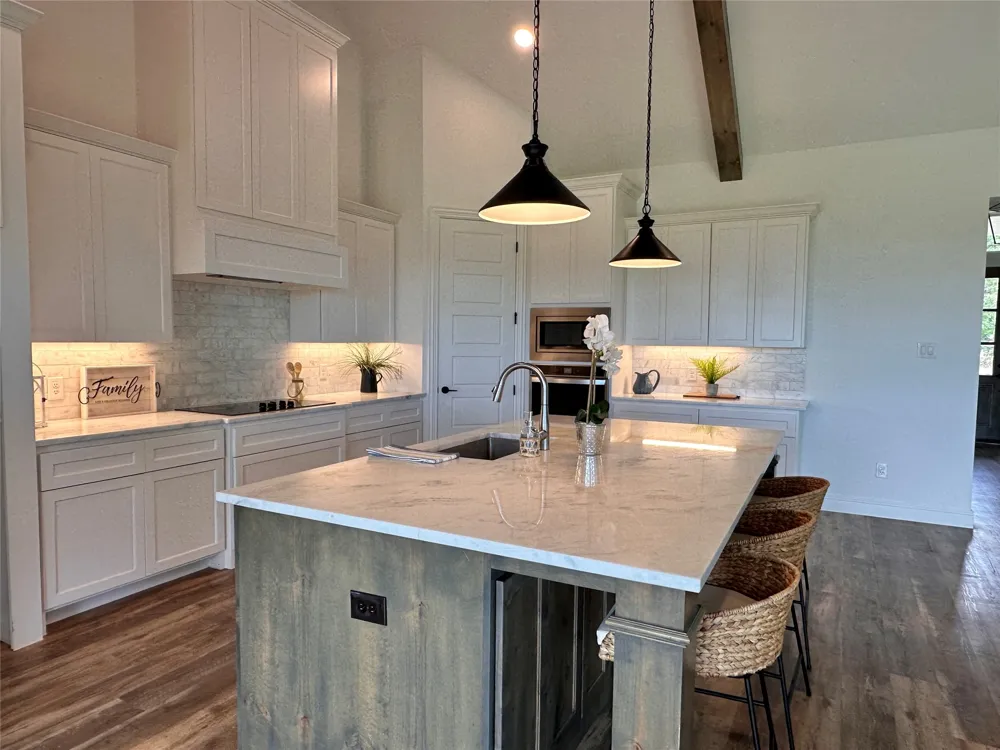 2284 Erwin Road Poolville, TX 76487