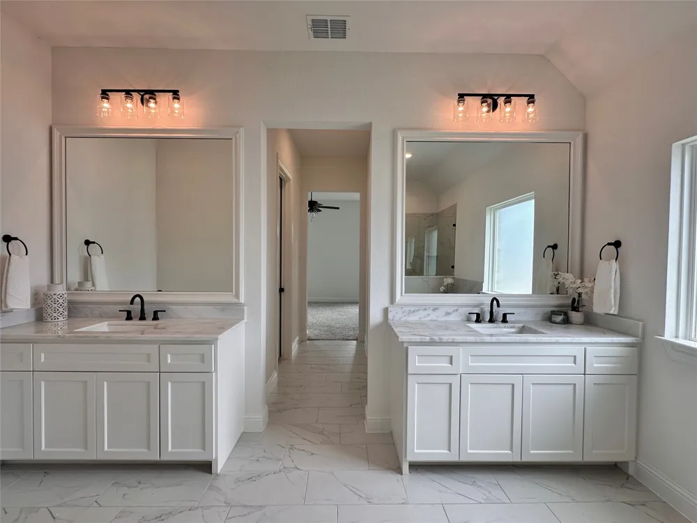 2284 Erwin Road Poolville, TX 76487