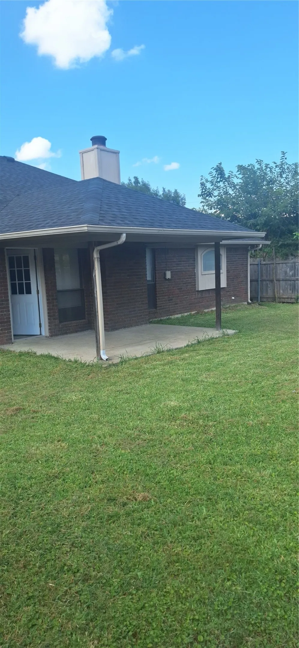 802 Crystal Creek Lane Arlington, TX 76001