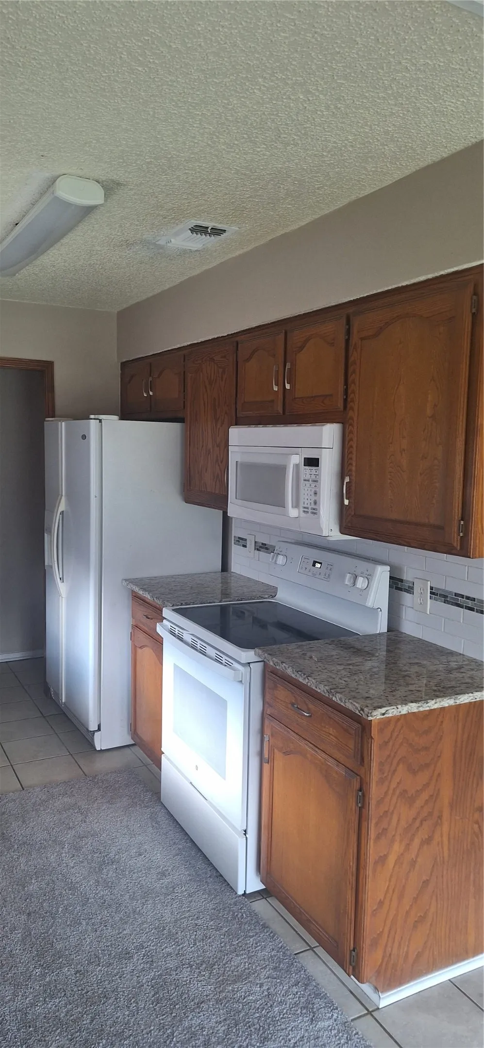 802 Crystal Creek Lane Arlington, TX 76001