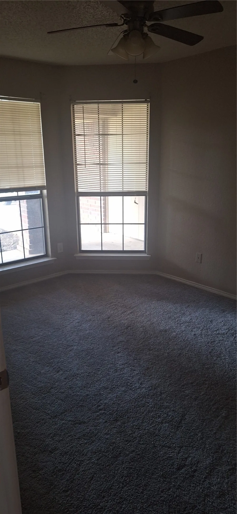 802 Crystal Creek Lane Arlington, TX 76001