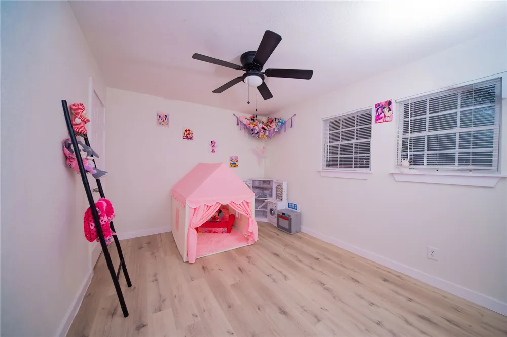 107 W Purdom Avenue Alvarado, TX 76009