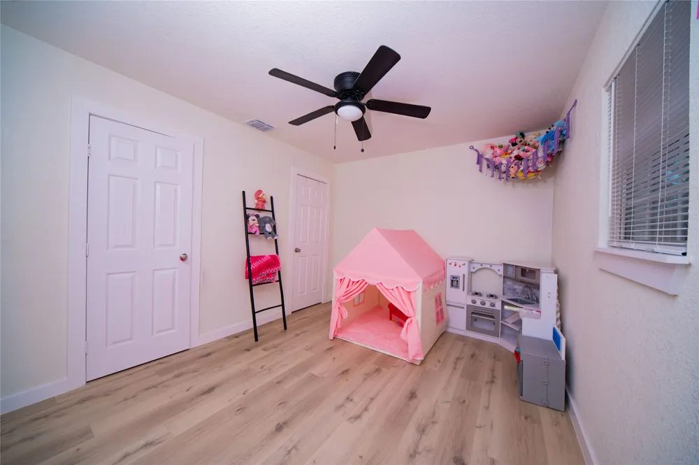 107 W Purdom Avenue Alvarado, TX 76009
