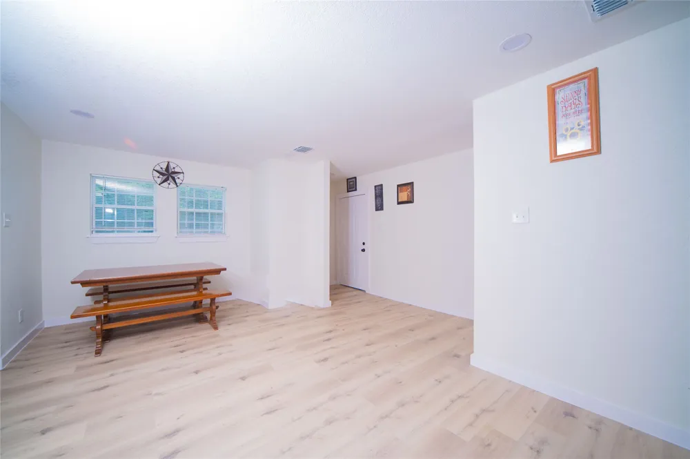 107 W Purdom Avenue Alvarado, TX 76009