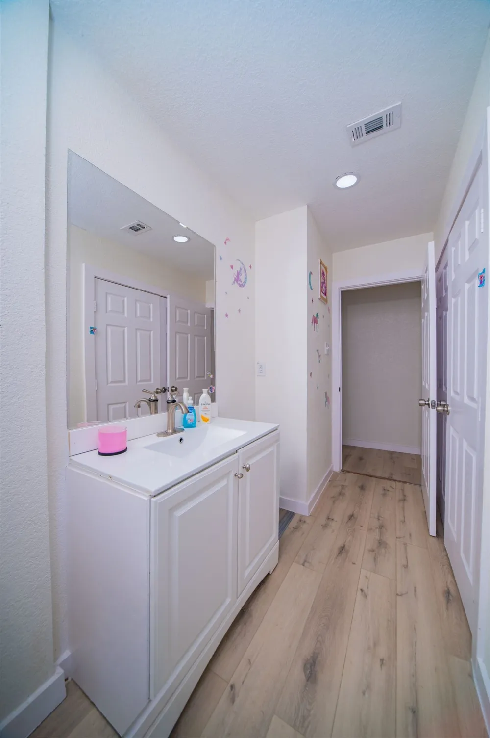 107 W Purdom Avenue Alvarado, TX 76009