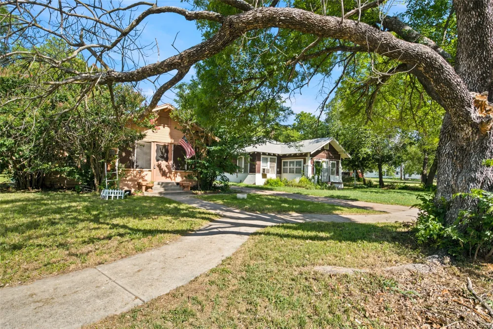 1307 S Seaman Street Eastland, TX 76448