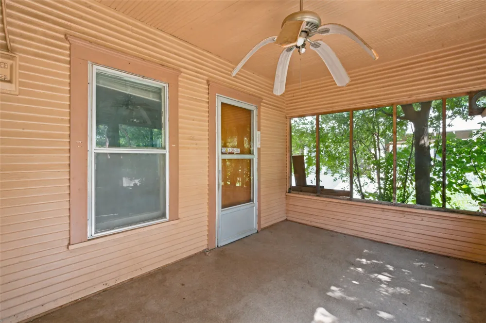 1307 S Seaman Street Eastland, TX 76448