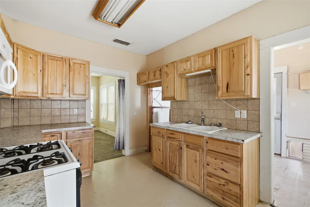 1307 S Seaman Street Eastland, TX 76448