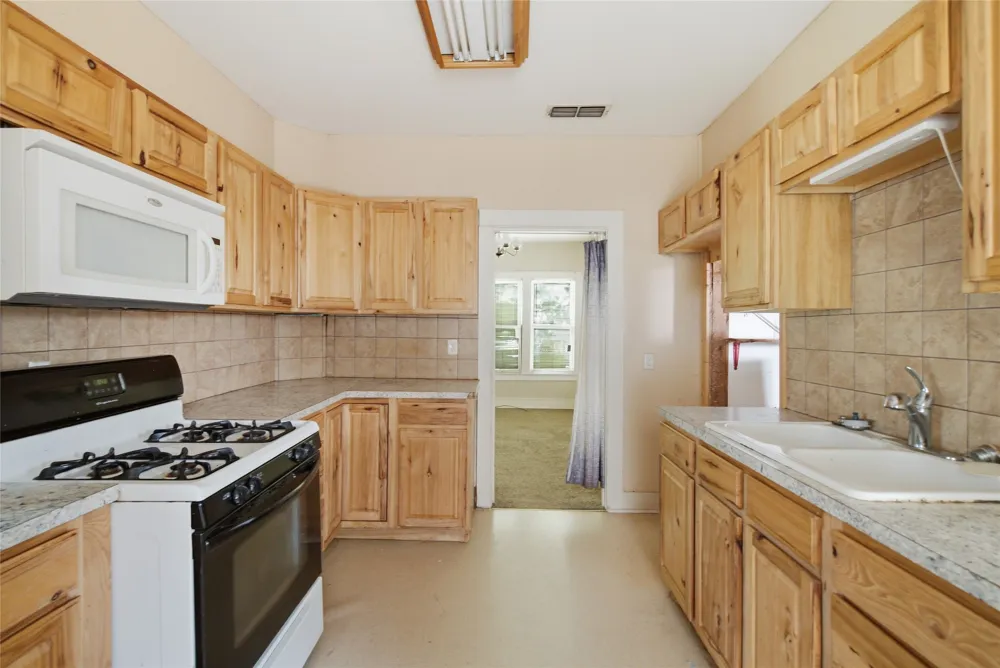 1307 S Seaman Street Eastland, TX 76448