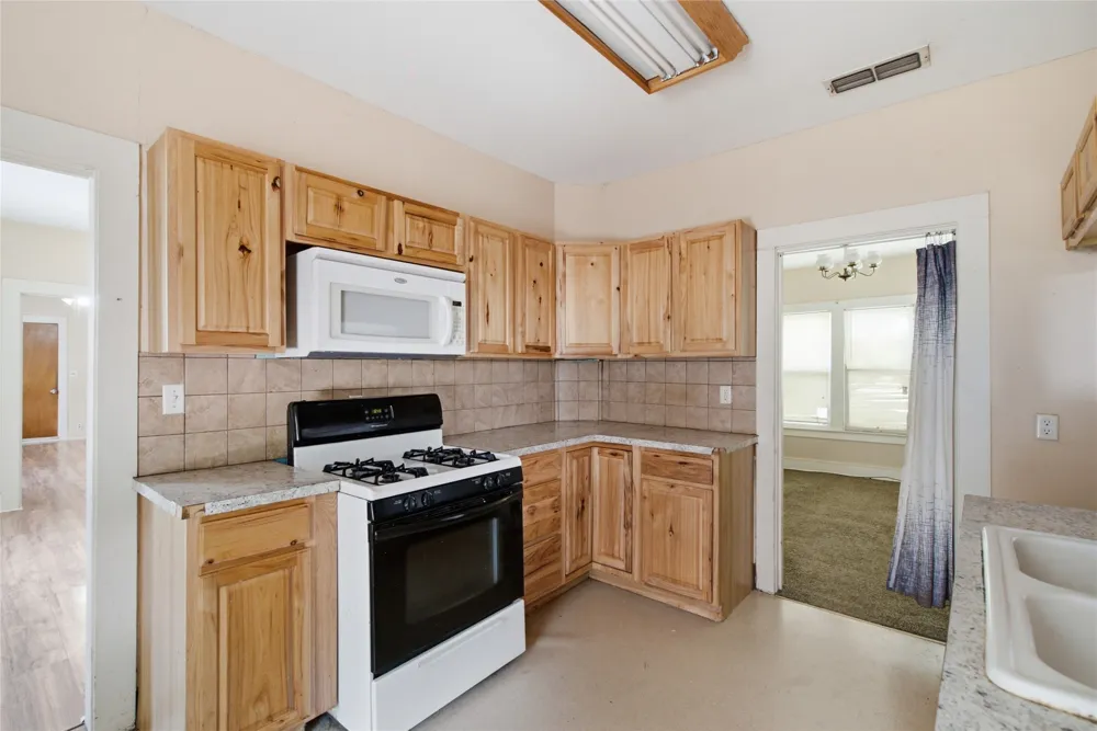 1307 S Seaman Street Eastland, TX 76448