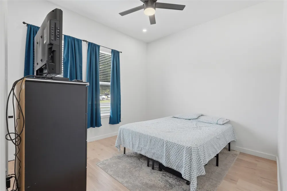 1805 San Antonio Street Grand Prairie, TX 75051