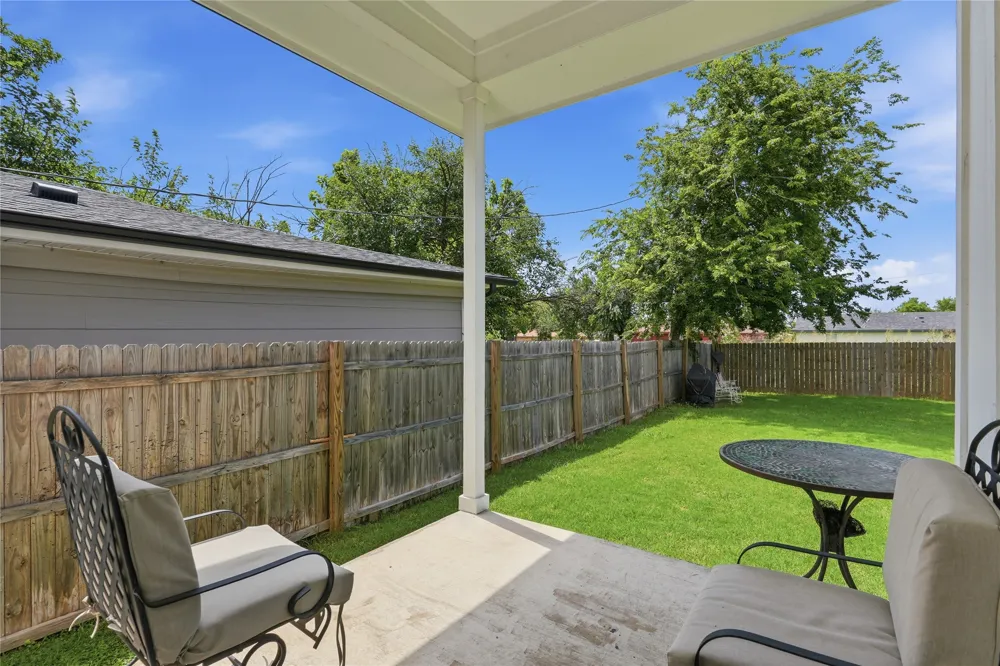 1805 San Antonio Street Grand Prairie, TX 75051