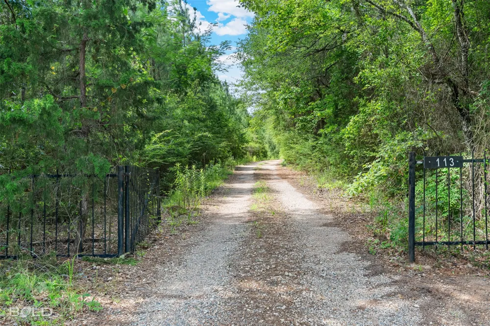 113 Rebel Rd Vivian, LA 71082