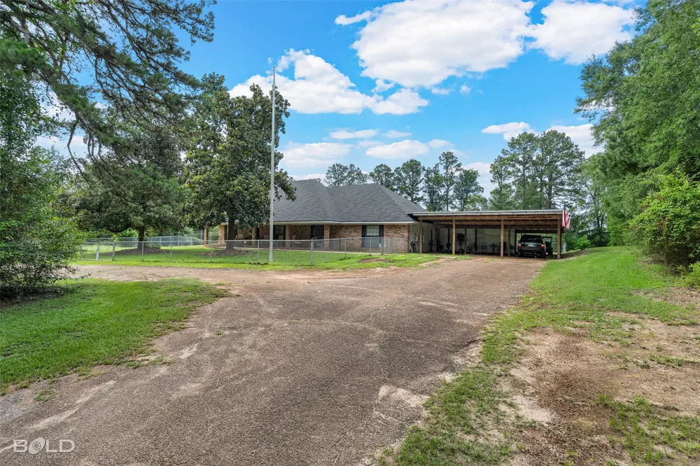 113 Rebel Rd Vivian, LA 71082