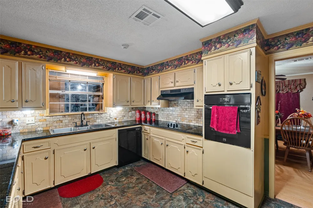 113 Rebel Rd Vivian, LA 71082