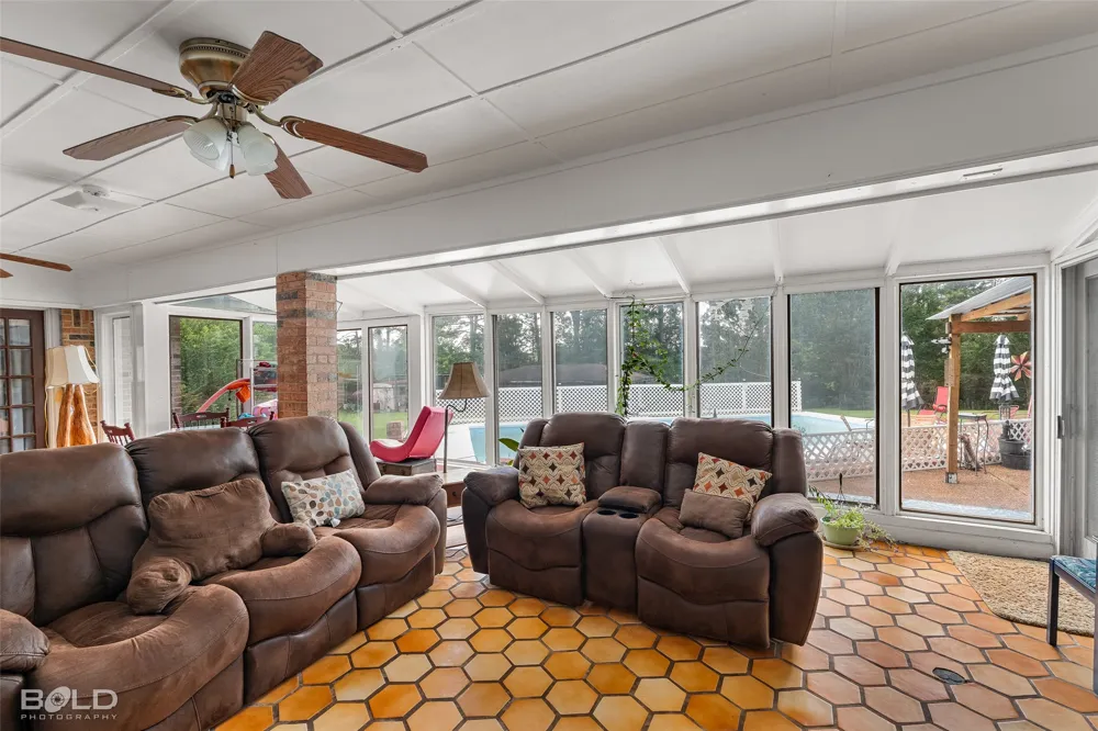 113 Rebel Rd Vivian, LA 71082
