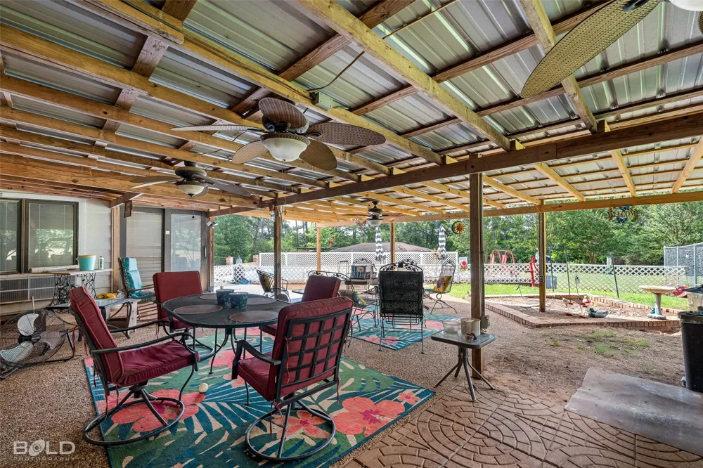 113 Rebel Rd Vivian, LA 71082