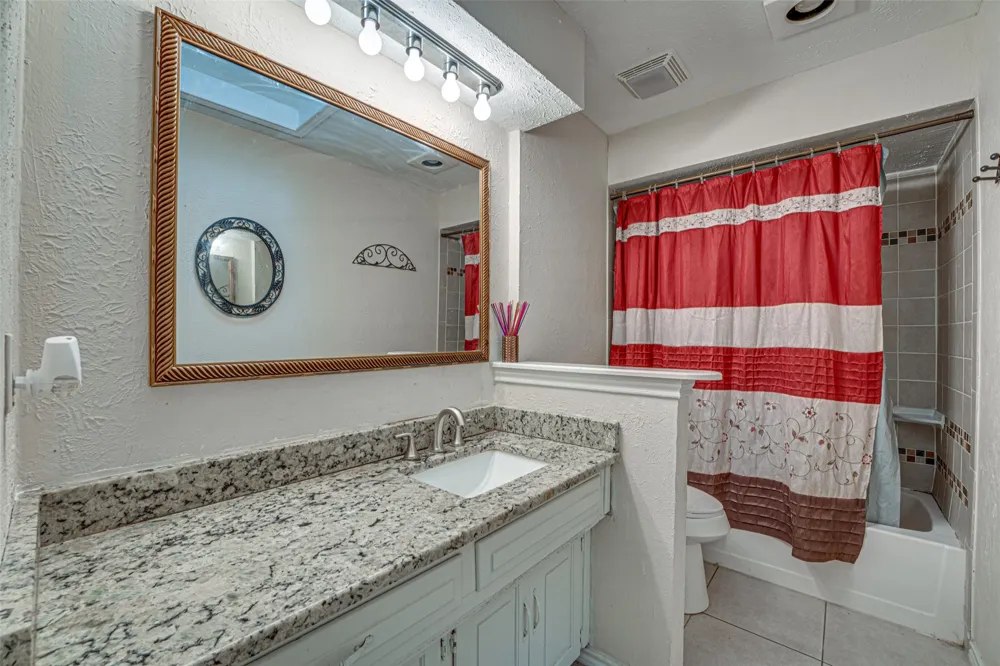 917 Meadowgate Drive Garland, TX 75040