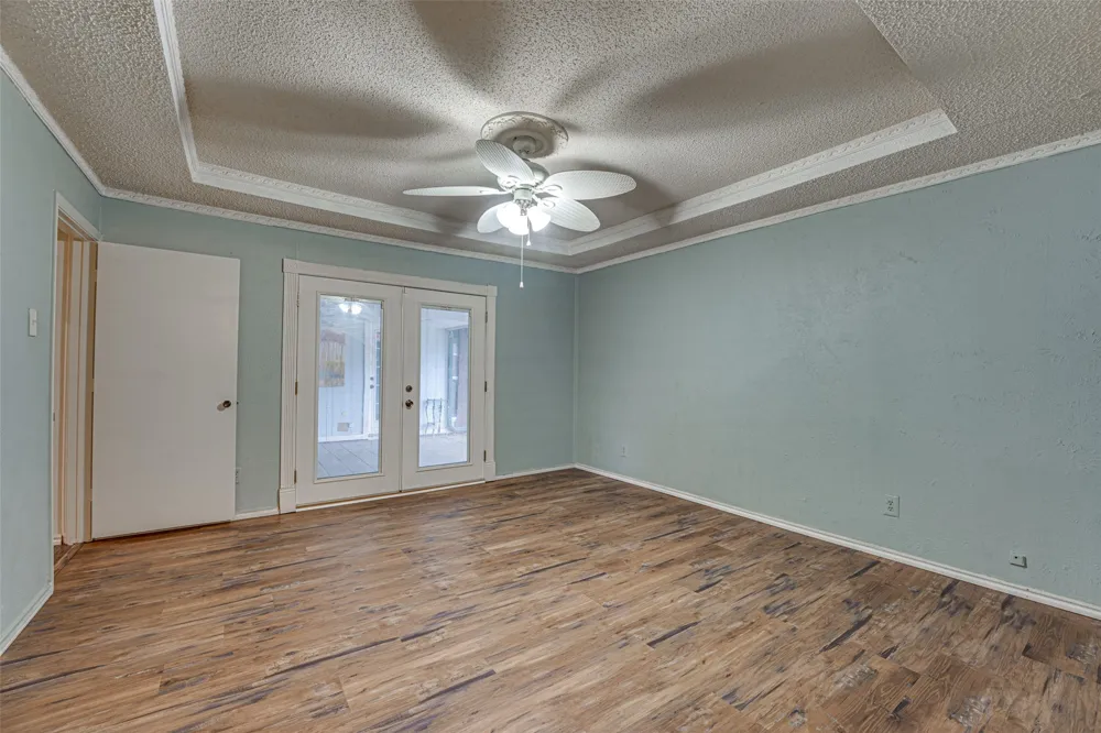 917 Meadowgate Drive Garland, TX 75040