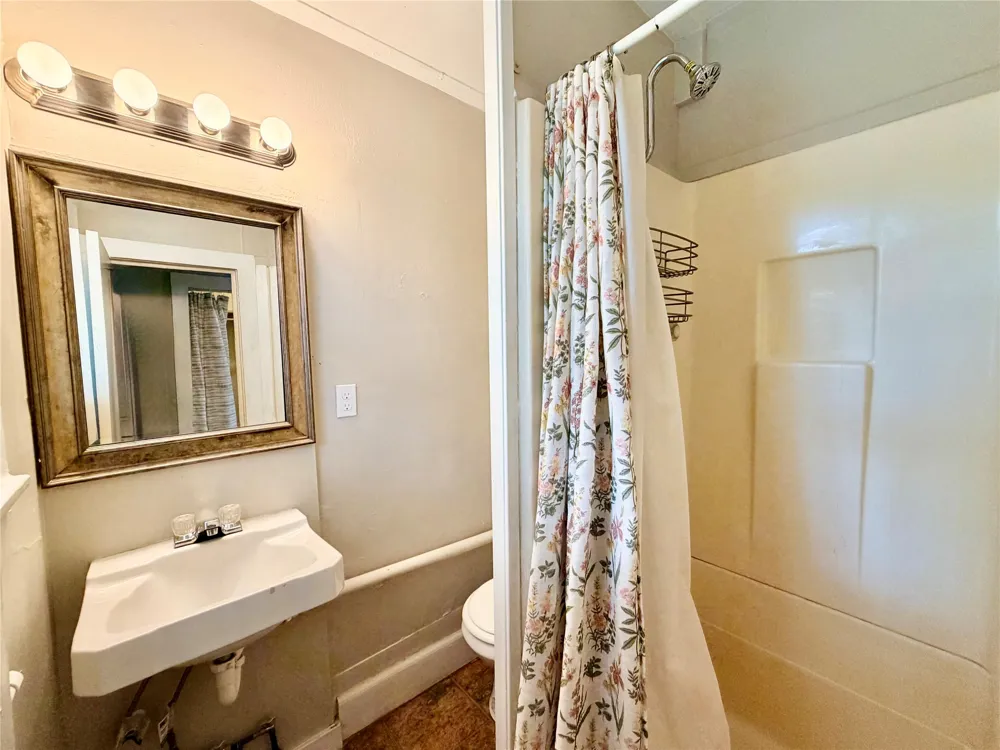 1004 Gregg Street Denton, TX 76201