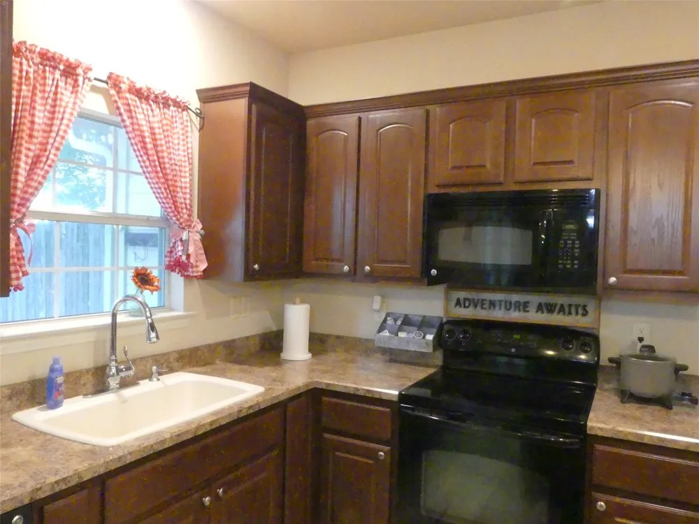 332 Emma Call Court Decatur, TX 76234