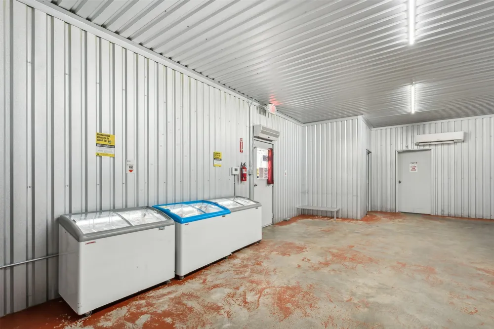 324 E Highway 6 Iredell, TX 76649