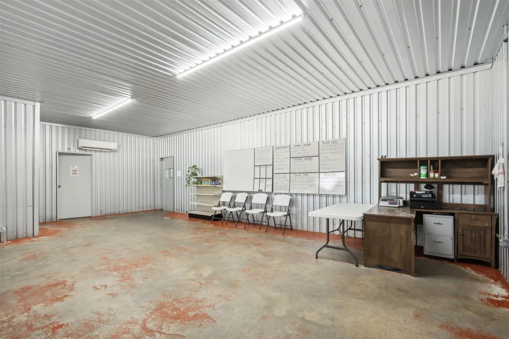 324 E Highway 6 Iredell, TX 76649