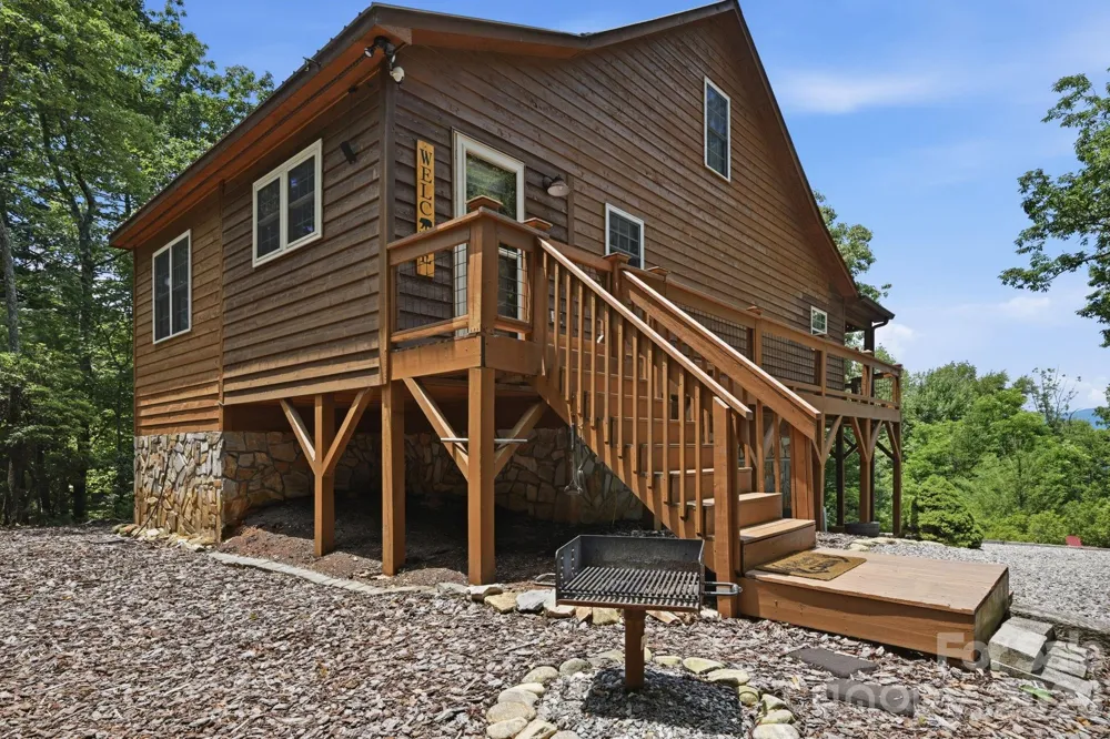 1987 Buck Mountain Road Purlear, NC 28665