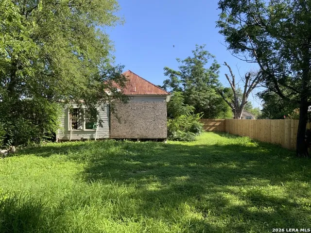 127 Fredonia St San Antonio, TX 78203