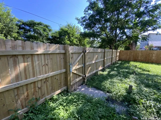 127 Fredonia St San Antonio, TX 78203