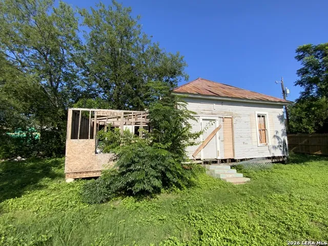127 Fredonia St San Antonio, TX 78203