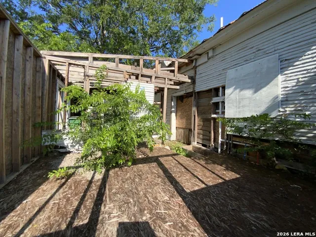 127 Fredonia St San Antonio, TX 78203
