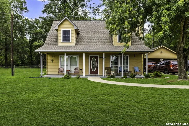 226 CREST LN Onalaska, TX 77360