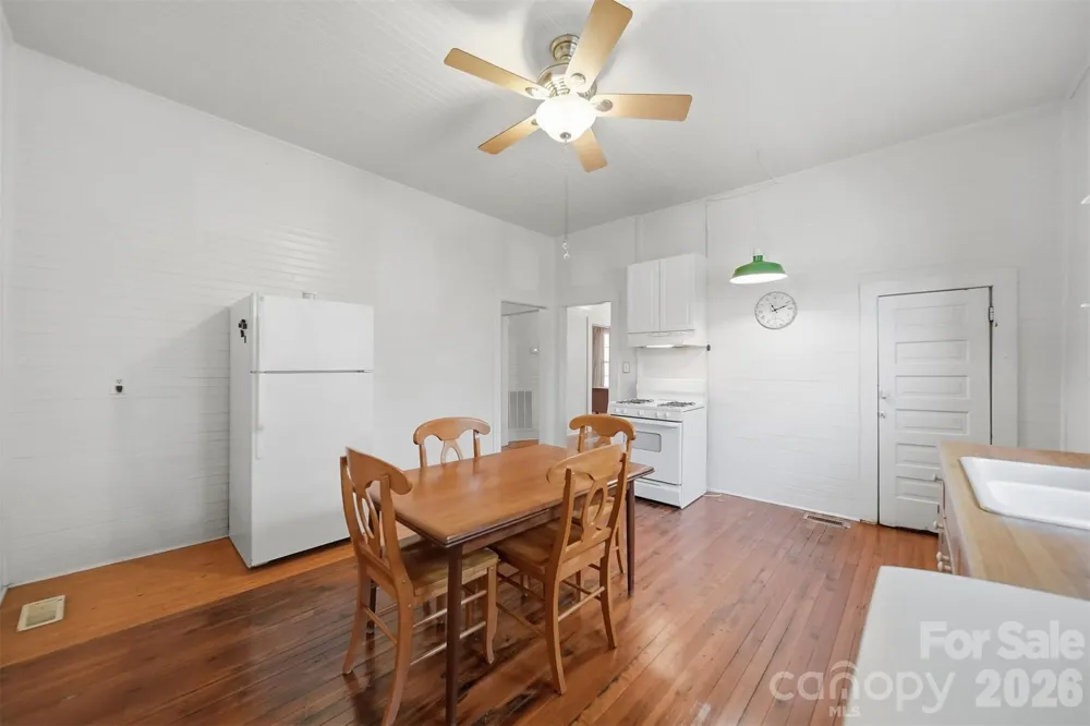 25 Central Avenue Granite Falls, NC 28630