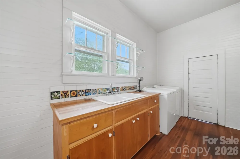 25 Central Avenue Granite Falls, NC 28630