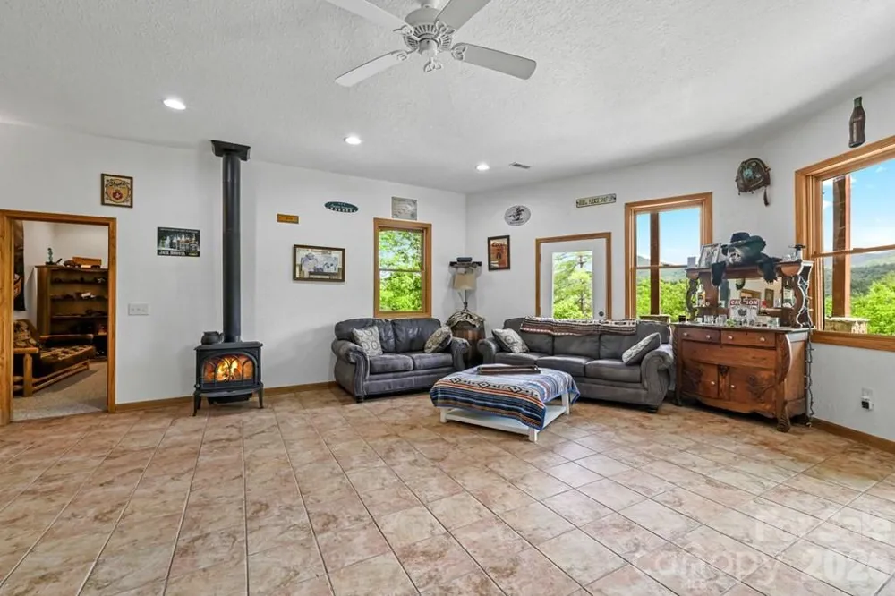 1188 Tobacco Branch Road Almond, NC 28702